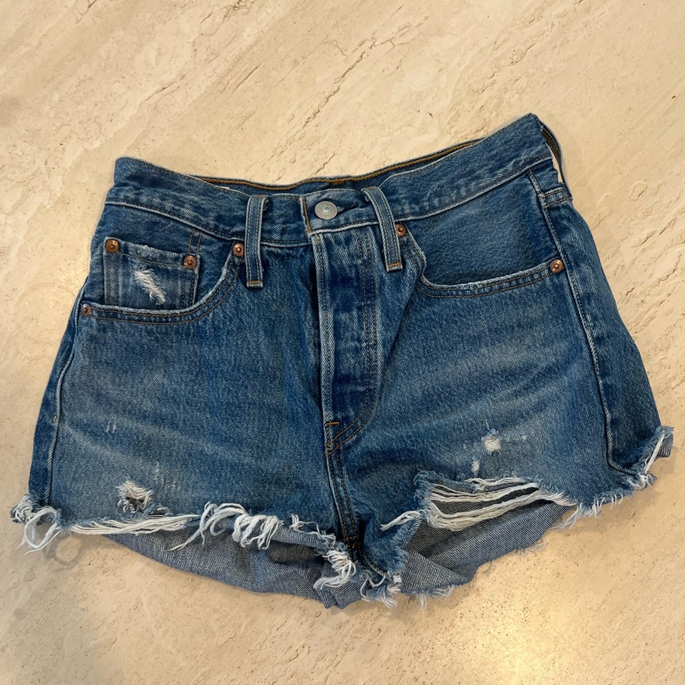 Levi’s Premium 501 Denim Shorts in size 25